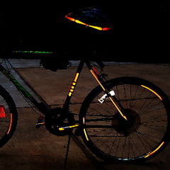 Фото и картинки светящихся красок и люминофоров - Световозвращающий набор наклеек на велосипед